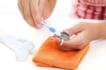 Kem đánh răng tác dụng làm trang sứ Kem đánh răng tác dụng làm trang sứ